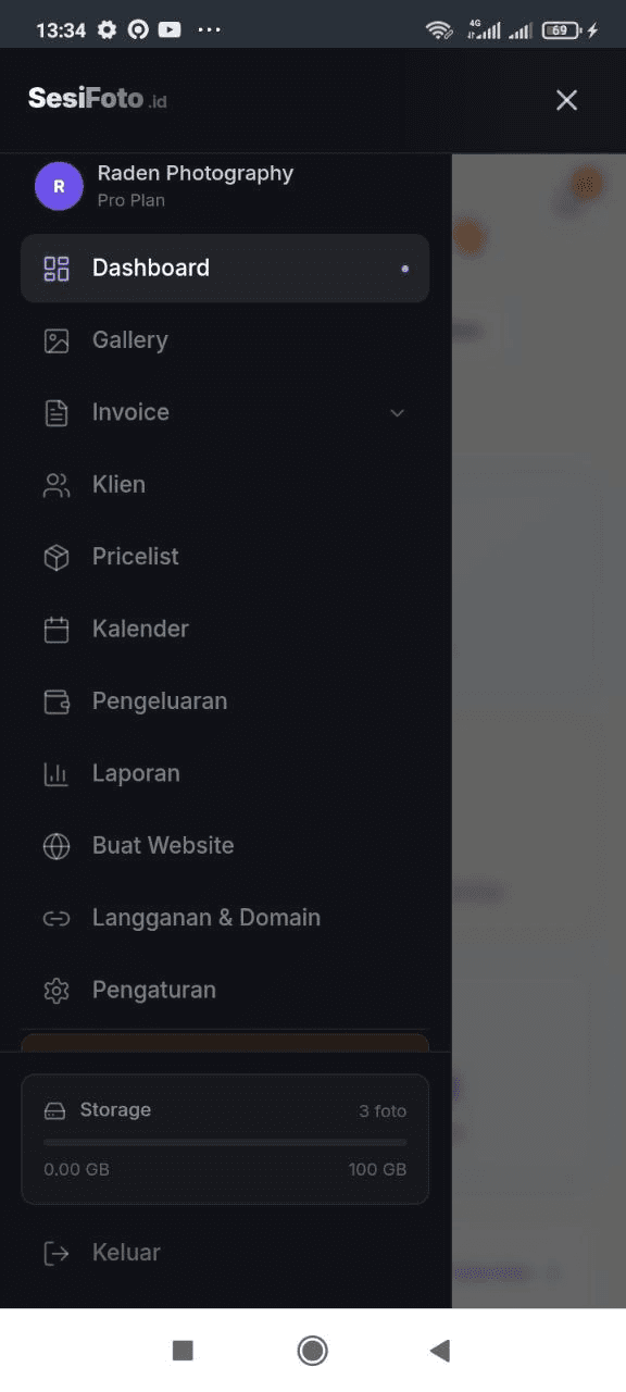 Dashboard SesiFoto di smartphone — akses dari mana saja
